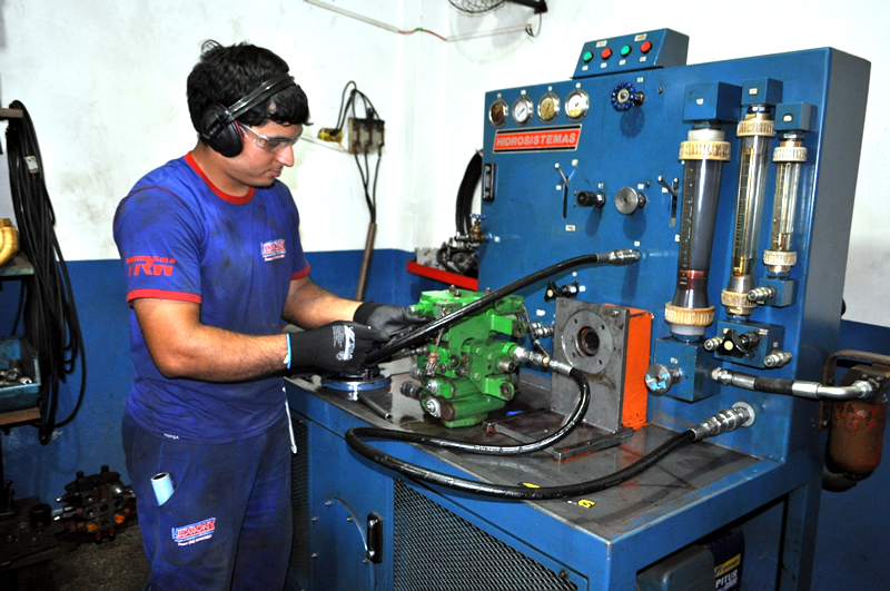 Montagem e Manutenção de Bombas Hidráulicas  Hidrony Sinop - MT Nova Mutum - MT